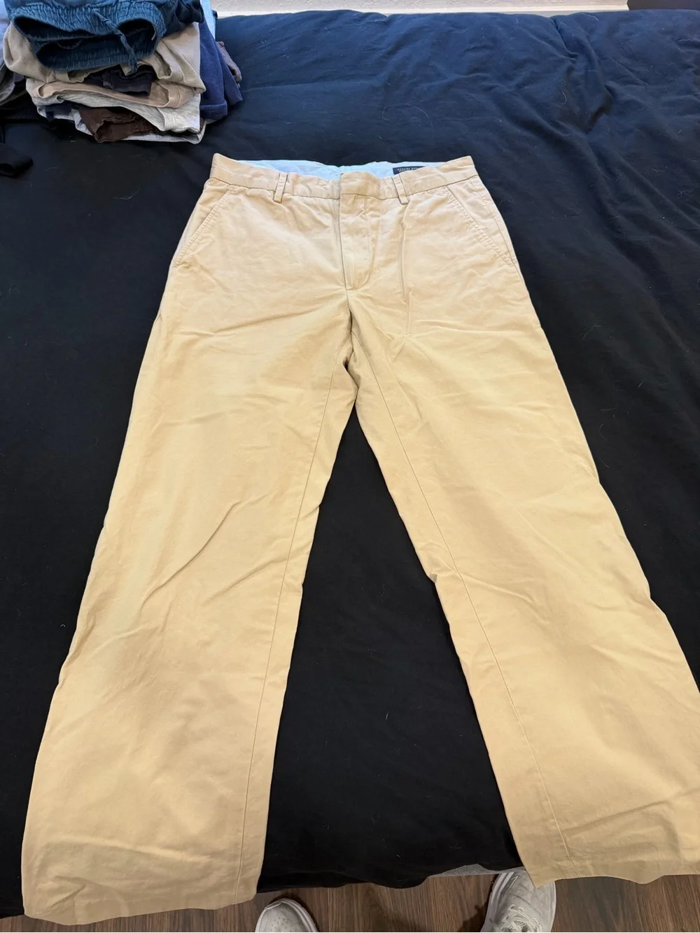 Banana Republic Men's Khaki Chino Pants